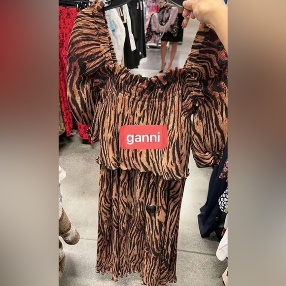 GANNI
Women's Brown Pleated Georgette Midi Dress NWT - Picture 4 of 4